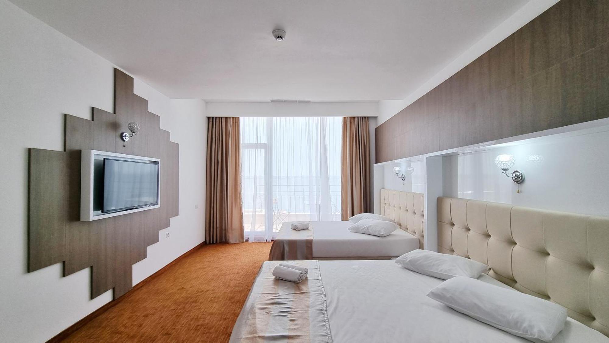 Scandinavia Hotel 4*